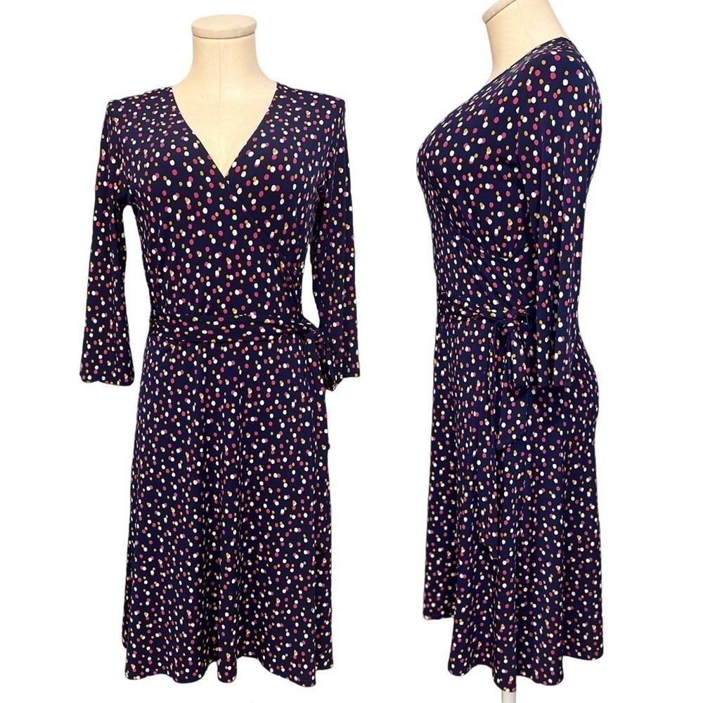 LEOTA navy 3/4 sleeve belted Surplice midi dress with busy print